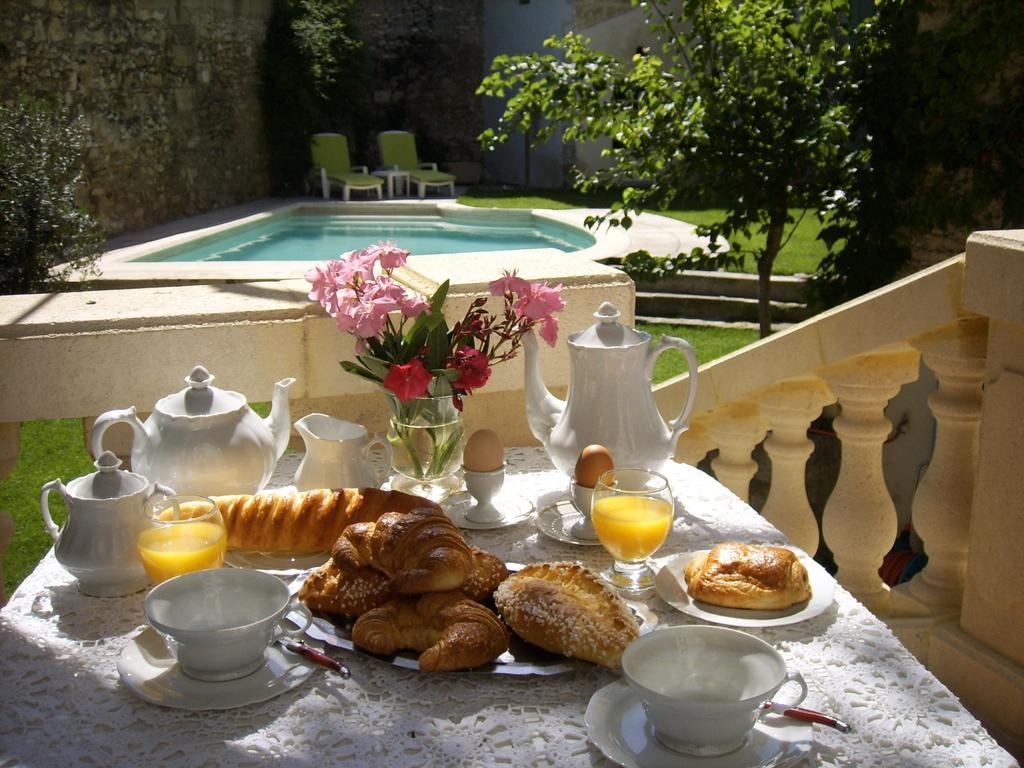 Bed and Breakfast Les Saisons Вильнёв-ле-Авиньон Экстерьер фото
